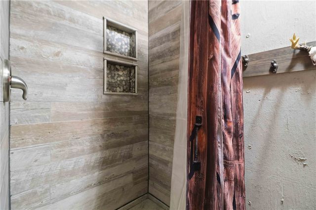 2250 County Road 220, Eureka Springs, AR 72631