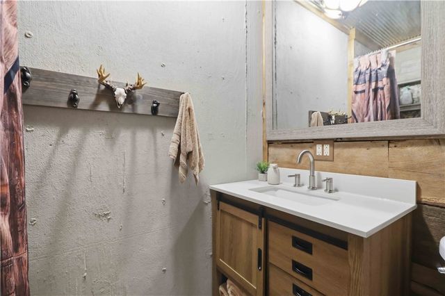 2250 County Road 220, Eureka Springs, AR 72631