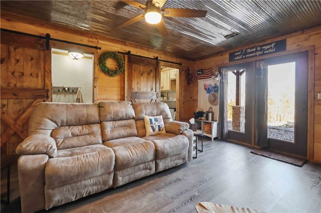 2250 County Road 220, Eureka Springs, AR 72631