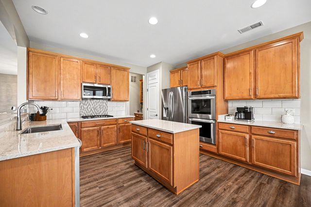 215 Honors Drive, Shorewood, IL 60404