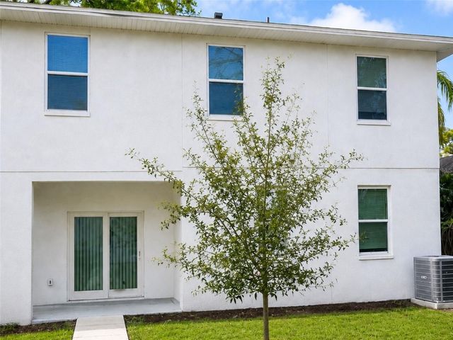 2045 27TH AVENUE N, St Petersburg, FL 33713