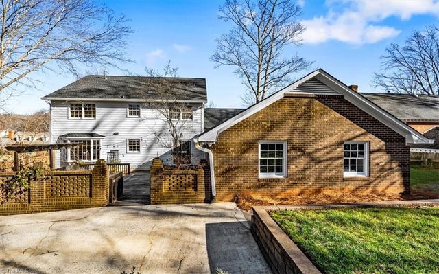 1005 Westminster Drive, Greensboro, NC 27410