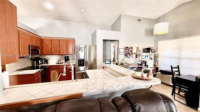 5470 Pine Cir, Coral Springs, FL 33067