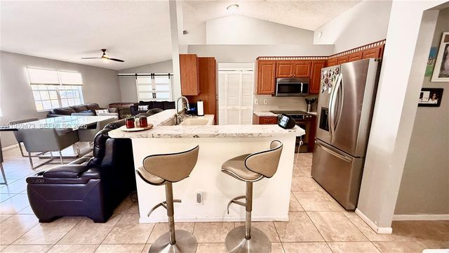 5470 Pine Cir, Coral Springs, FL 33067