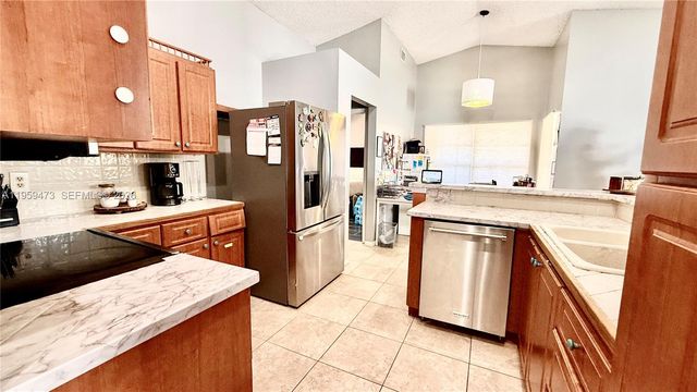 5470 Pine Cir, Coral Springs, FL 33067