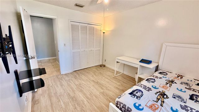 5470 Pine Cir, Coral Springs, FL 33067