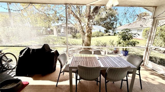 5470 Pine Cir, Coral Springs, FL 33067