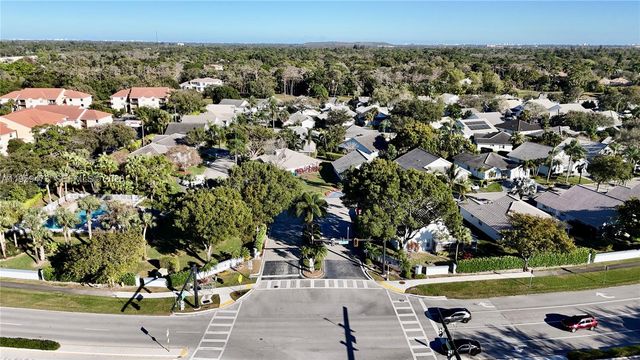 5470 Pine Cir, Coral Springs, FL 33067