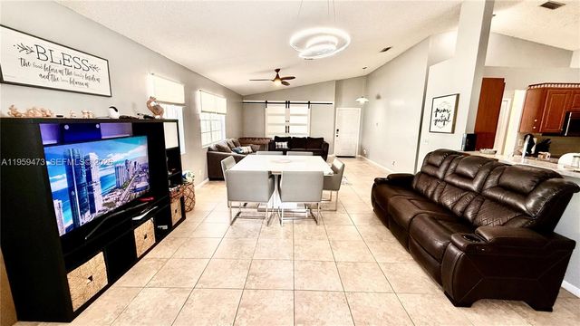 5470 Pine Cir, Coral Springs, FL 33067