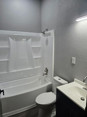 2886 Broadway Street B, San Leon, TX 77539