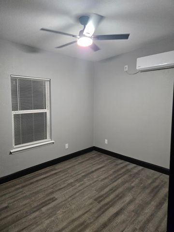 2886 Broadway Street B, San Leon, TX 77539