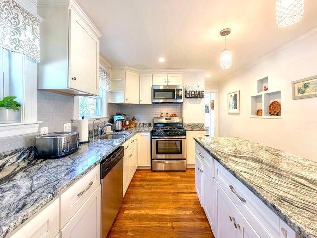 35 Reedsdale Road 35, Milton, MA 02186