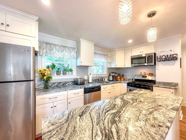 35 Reedsdale Road 35, Milton, MA 02186