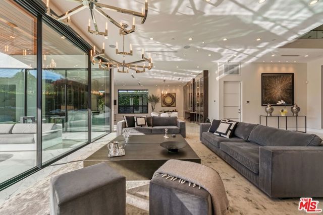 4049 Coldwater Canyon Avenue, Studio City (los Angeles), CA 91604