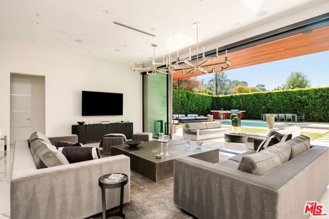 4049 Coldwater Canyon Avenue, Studio City (los Angeles), CA 91604