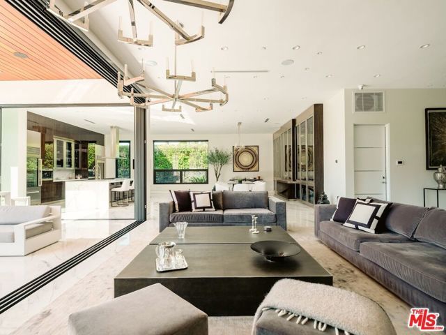 4049 Coldwater Canyon Avenue, Studio City (los Angeles), CA 91604