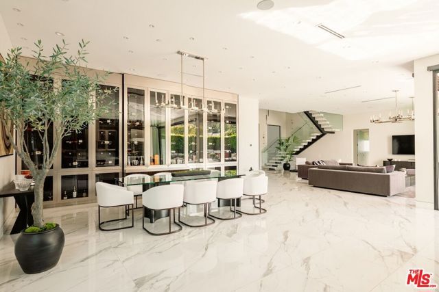 4049 Coldwater Canyon Avenue, Studio City (los Angeles), CA 91604