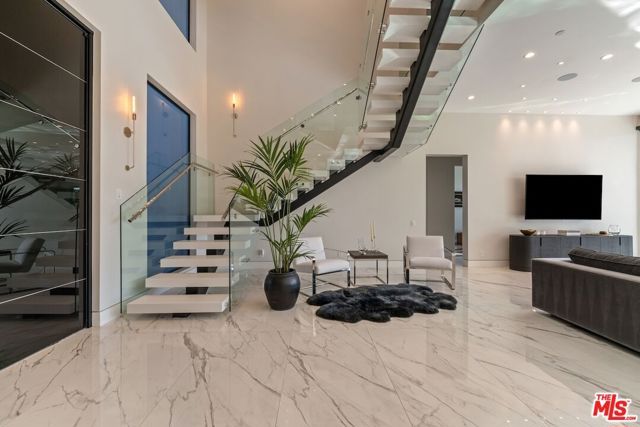 4049 Coldwater Canyon Avenue, Studio City (los Angeles), CA 91604