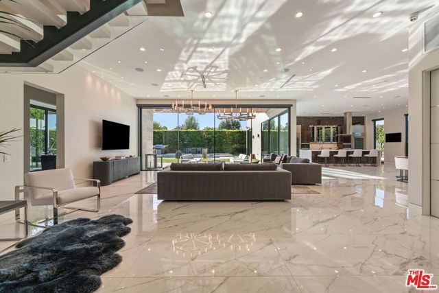 4049 Coldwater Canyon Avenue, Studio City (los Angeles), CA 91604