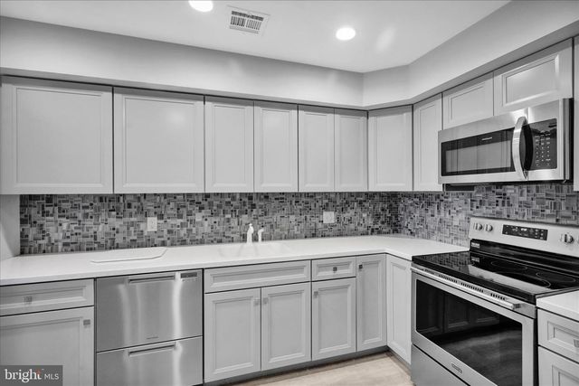 72-6 AZALEA WAY, Reading, PA 19606