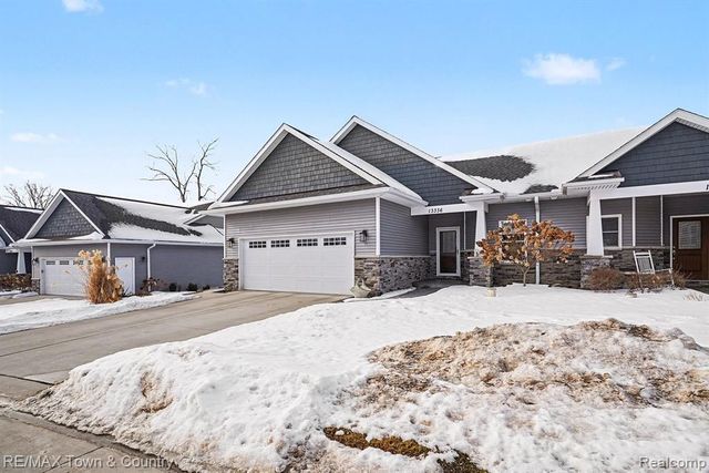 13336 Julie Anne Court, Fenton, MI 48430