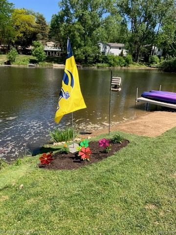 13336 Julie Anne Court, Fenton, MI 48430