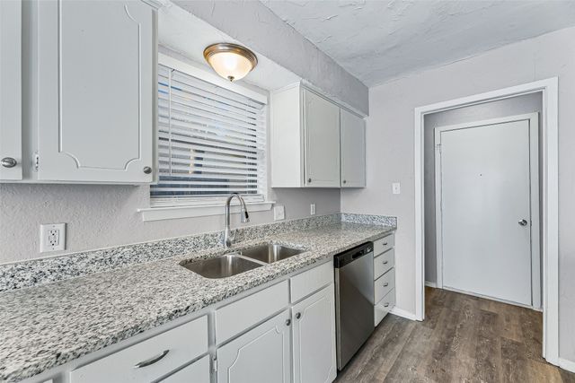 221 Asbury Drive, Saginaw, TX 76179