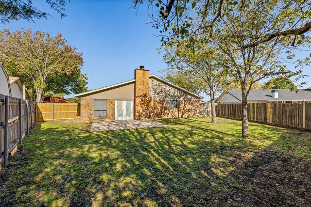 221 Asbury Drive, Saginaw, TX 76179