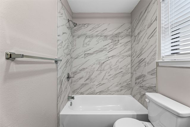 221 Asbury Drive, Saginaw, TX 76179