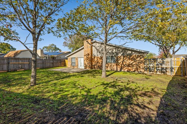 221 Asbury Drive, Saginaw, TX 76179