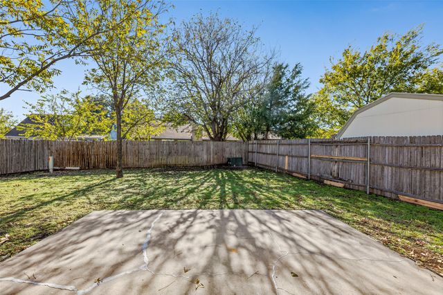 221 Asbury Drive, Saginaw, TX 76179