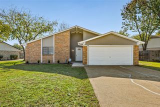 221 Asbury Drive, Saginaw, TX 76179