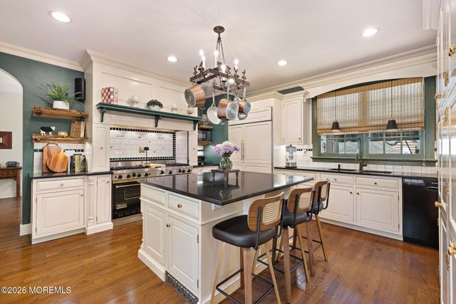 52 Buena Vista Avenue, Rumson, NJ 07760