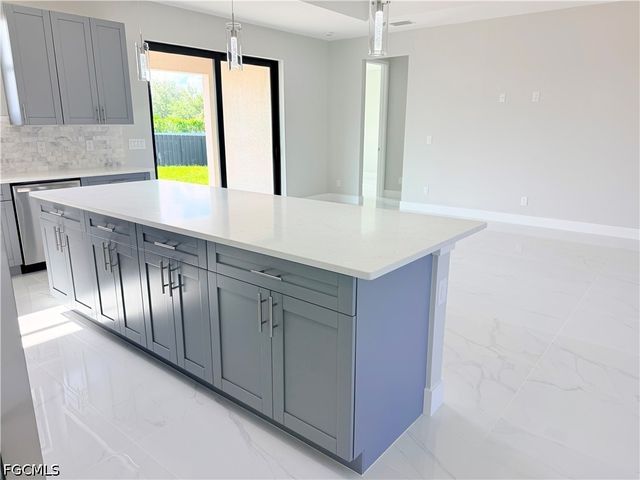 338 SW 28th AVE, Cape Coral, FL 33991