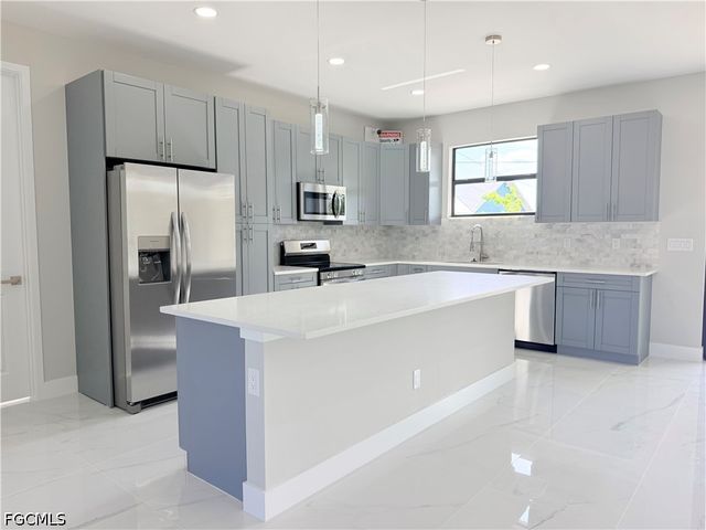 338 SW 28th AVE, Cape Coral, FL 33991