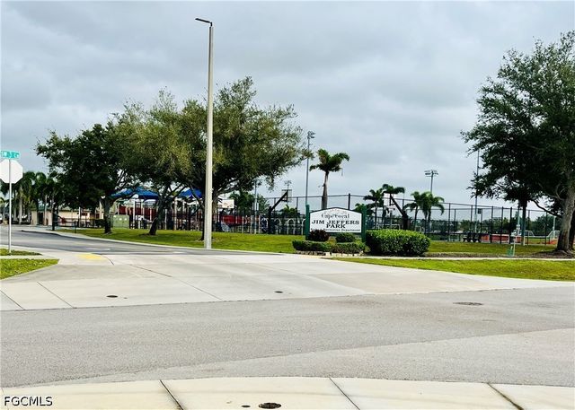 338 SW 28th AVE, Cape Coral, FL 33991