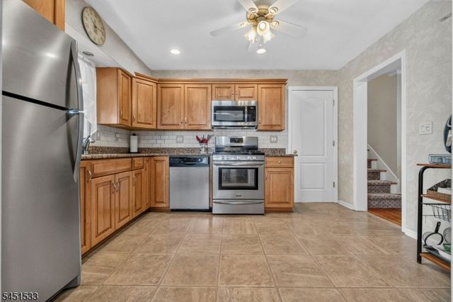 105 Mountainview Dr, Clifton City, NJ 07013