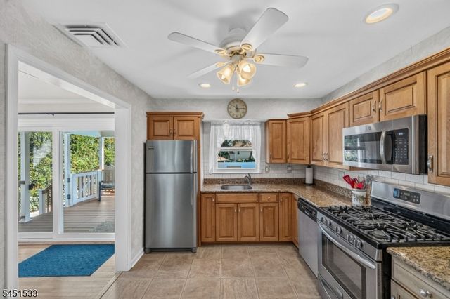 105 Mountainview Dr, Clifton City, NJ 07013