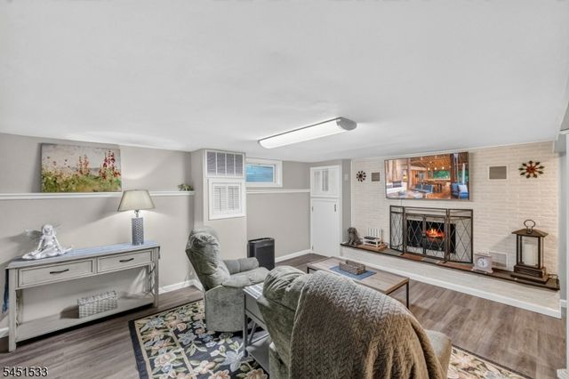 105 Mountainview Dr, Clifton City, NJ 07013