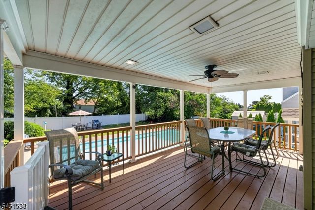 105 Mountainview Dr, Clifton City, NJ 07013