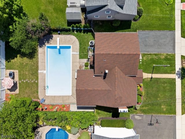 105 Mountainview Dr, Clifton City, NJ 07013