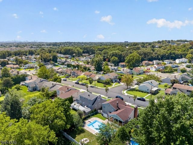 105 Mountainview Dr, Clifton City, NJ 07013