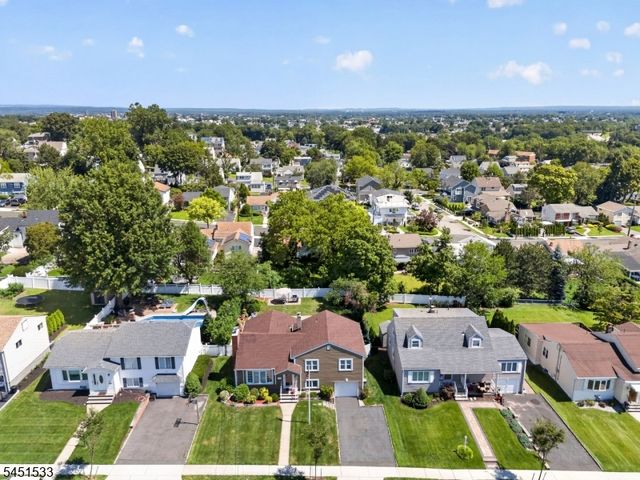 105 Mountainview Dr, Clifton City, NJ 07013