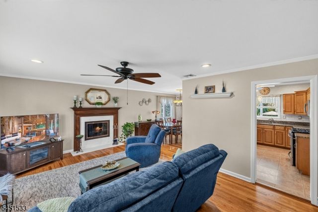 105 Mountainview Dr, Clifton City, NJ 07013