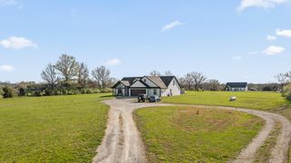18080 E HWY 124, Centralia, MO 65240