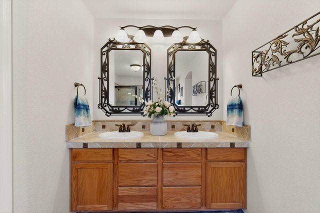 8623 Eagle Springs Drive NE, Albuquerque, NM 87113