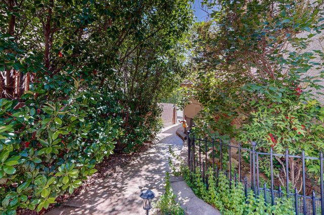 8623 Eagle Springs Drive NE, Albuquerque, NM 87113