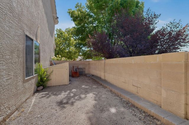 8623 Eagle Springs Drive NE, Albuquerque, NM 87113