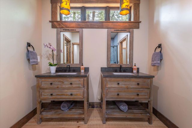 11024 Parkland Drive, Truckee, CA 96161