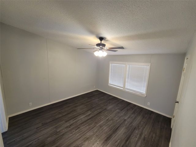 902 DEVILS RIVER Drive, Granbury, TX 76048